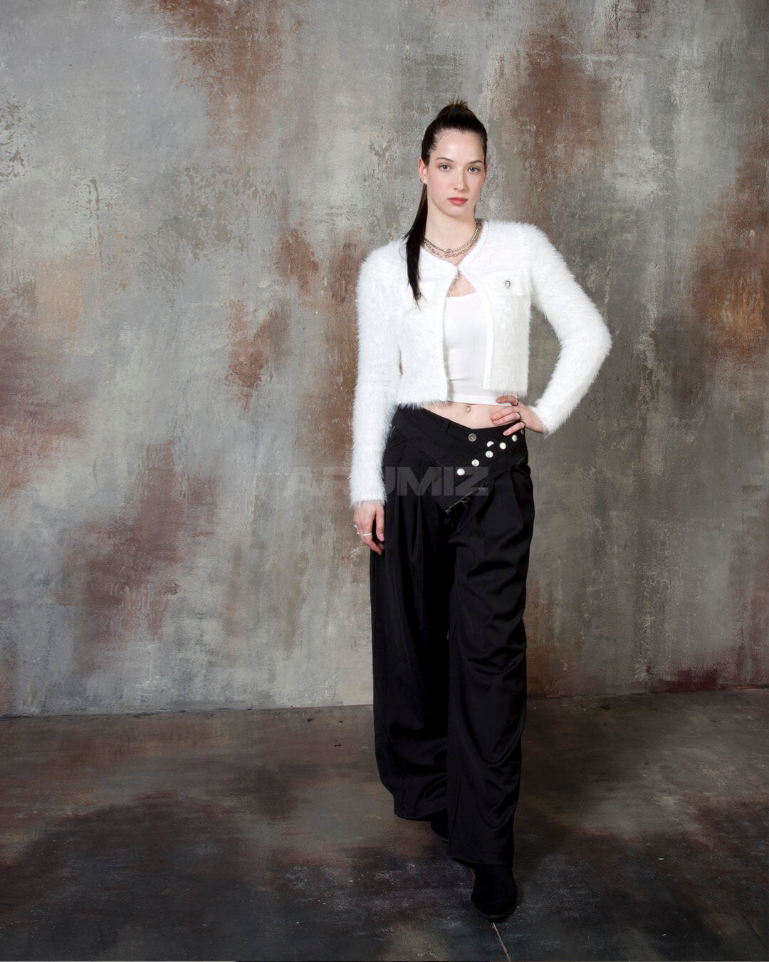 Angora Texture Two-Pocket Cropped Bolero Cardigan