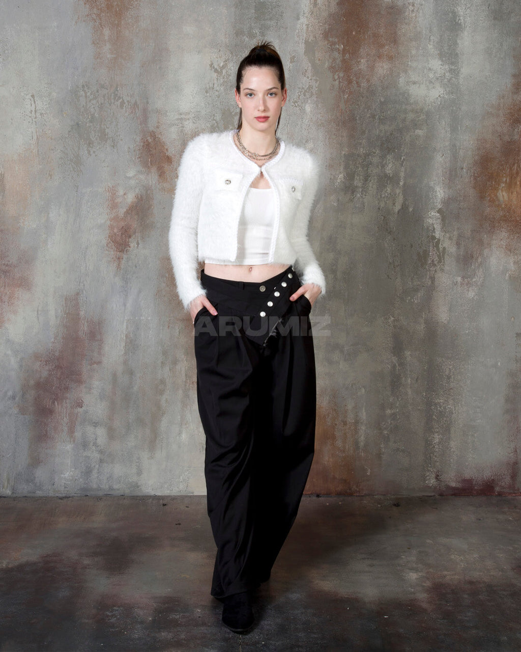 Angora Texture Two-Pocket Cropped Bolero Cardigan