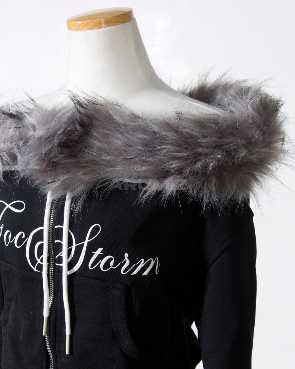 Fur Trim Off-Shoulder Cropped Zip-Up Hoodie