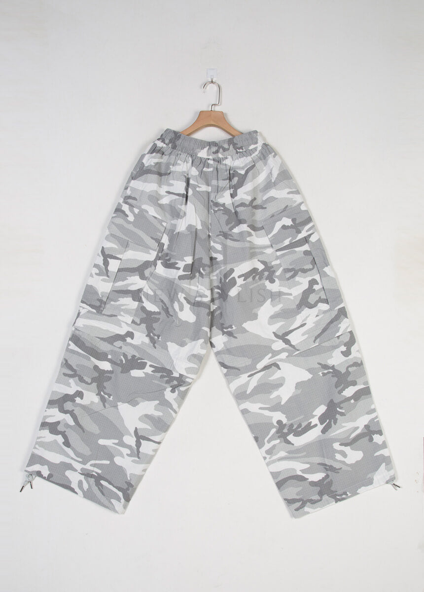 Convertible Two-Way Camo Wide-Leg Cargo Pants