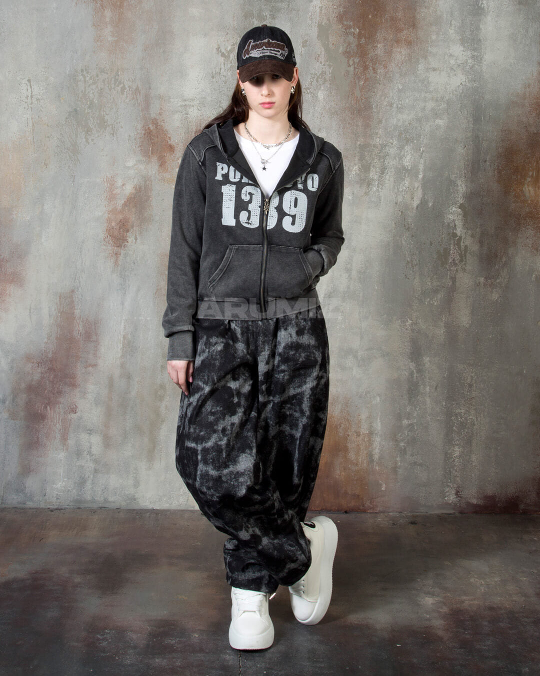 Vintage Pigment Wash Lettering Cropped Zip-Up Hoodie