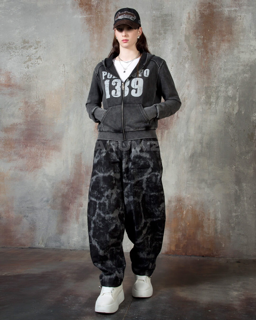 Vintage Pigment Wash Lettering Cropped Zip-Up Hoodie