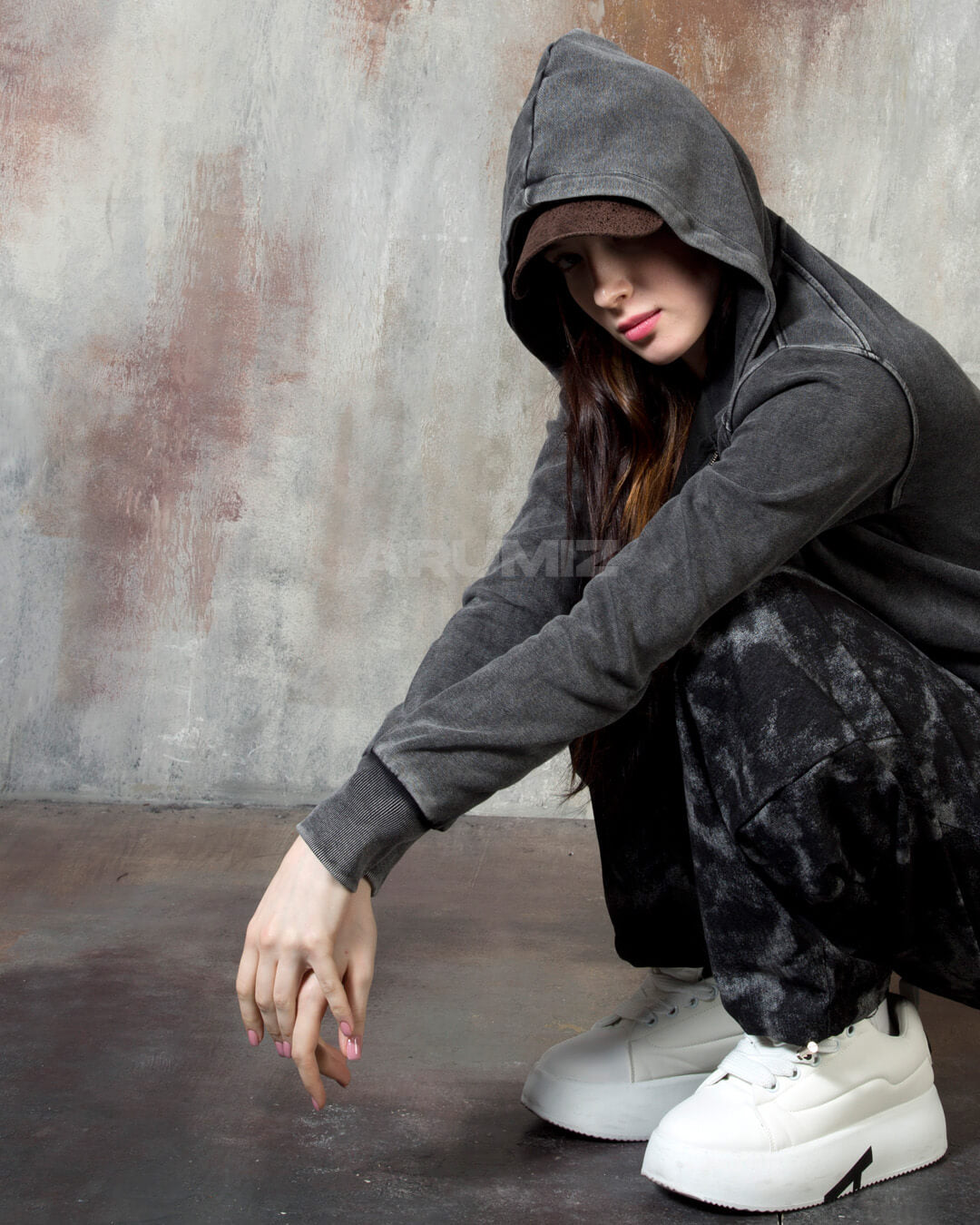 Vintage Pigment Wash Lettering Cropped Zip-Up Hoodie
