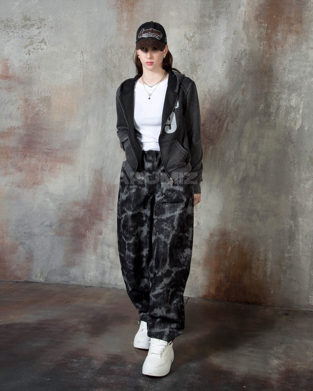 Vintage Pigment Wash Lettering Cropped Zip-Up Hoodie